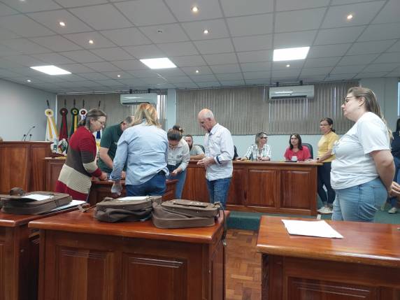 Luiz Airton é eleito em primeiro lugar com 902 votos na Eleição do Conselho Tutelar, em Três de Maio - foto 6