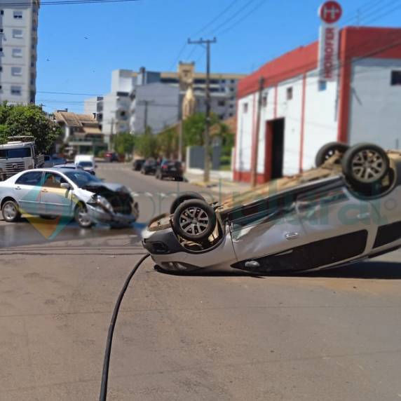 Duas pessoas tiveram ferimentos sem gravidade