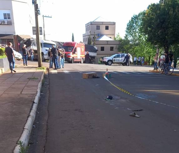 Acidente com caminhão desgovernado no Centro de Horizontina mata uma pessoa - foto 3