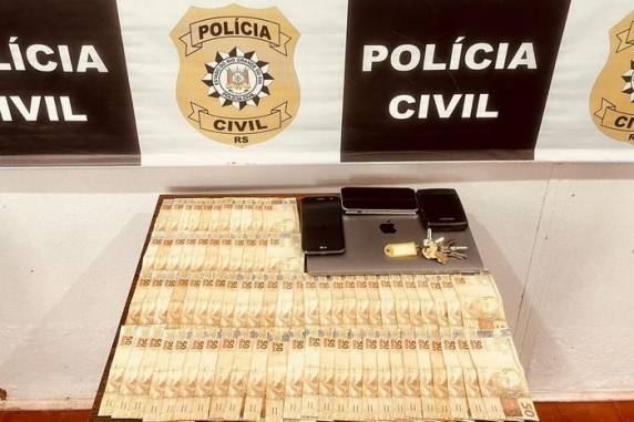 Homem ficaria com dinheiro quando deveria reabastecer os equipamentos. Ele teria forjado um arrombamento no local para tentar ocultar os furtos