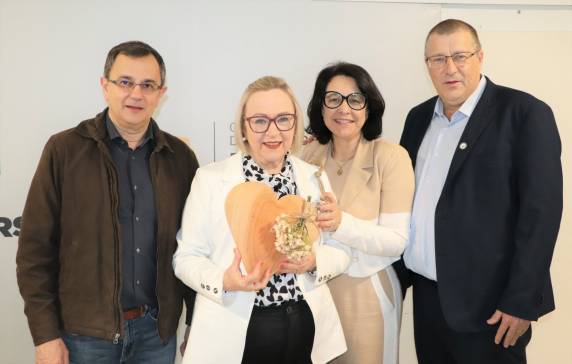 Com inauguração prevista para o mês de novembro, a nova UTI Adulto estará localizada no quinto pavimento da Nova Unidade Hospitalar e contará com 20 leitos - o dobro da atual estrutura.