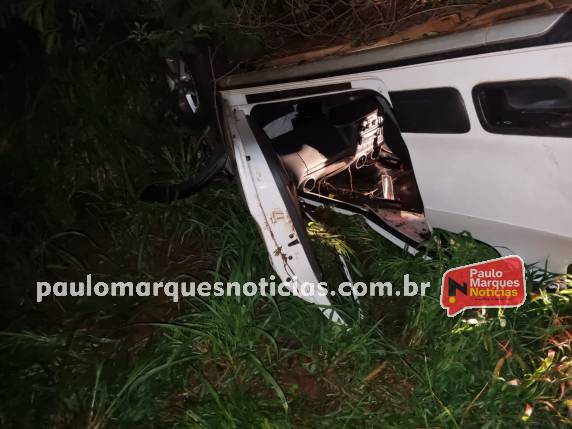 Capotagem de veículo deixa homem ferido na RS-342 em Independência - foto 2