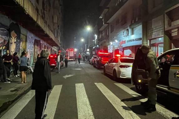 Incêndio atinge churrascaria no Centro de Porto Alegre - foto 3