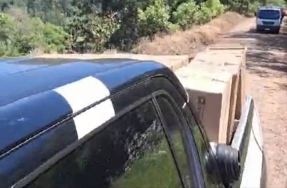 Os produtos estavam escondidos em uma propriedade rural, em Erval Seco, RS.