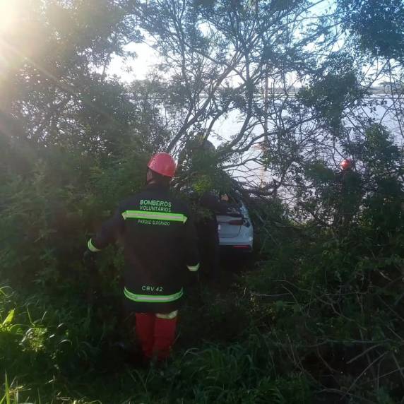 Mulher morre e outras quatro pessoas ficam feridas em acidente com veículo da Saúde de Santana do Livramento - foto 2