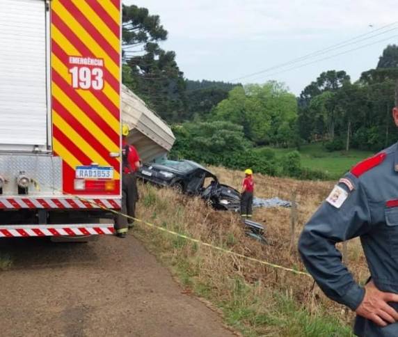Carro parte ao meio e quatro pessoas morrem em acidente em SC - foto 3