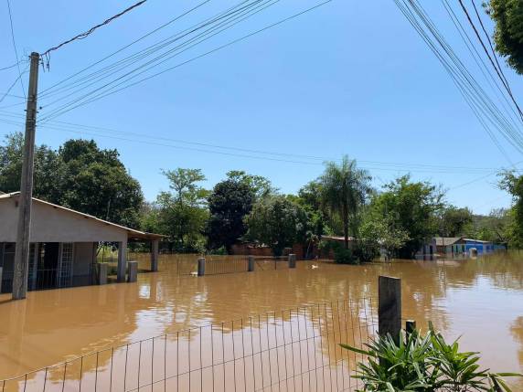 Enchente do Rio Uruguai volta a tirar pessoas de casa na Fronteira Oeste - foto 3