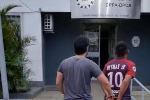 Conforme denúncia, homem teria exigido o pagamento de R$ 20 mil de idosa sob ameaça de matá-la e ao seu companheiro, além de atear fogo na moradia do casal