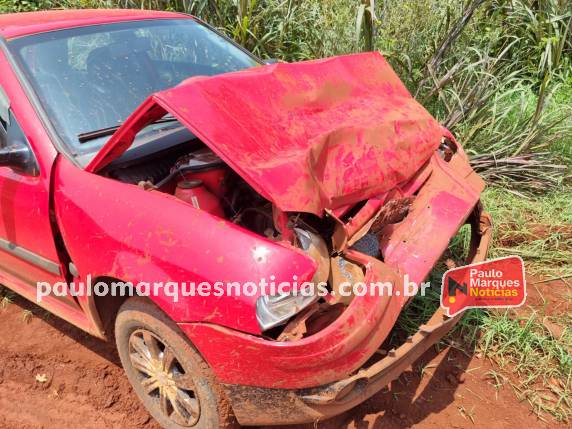 Colisão frontal entre dois veículos em estrada de chão batido, deixa uma pessoa ferida em Independência - foto 2