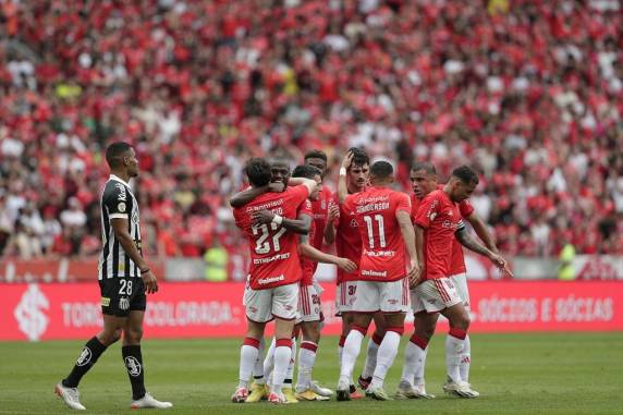 Inter aplica maior goleada do Brasileirão no Santos e se distancia do Z-4 - foto 3