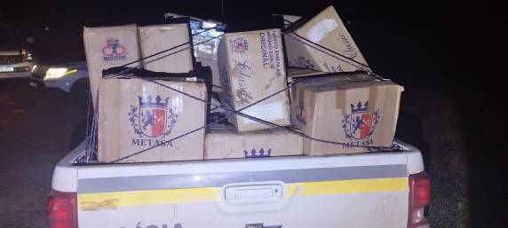 Brigada Militar de Horizontina prende dois homens e apreende mais de R$ 500 mil em contrabando de cigarros - foto 5
