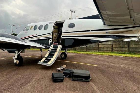 Segundo a Polícia Federal, droga estava em malas de um passageiro, que foi preso em flagrante