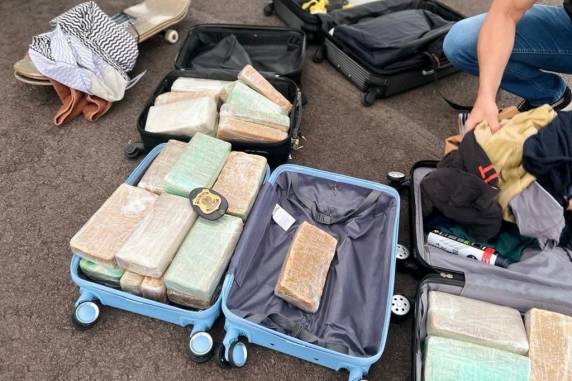 Segundo a Polícia Federal, droga estava em malas de um passageiro, que foi preso em flagrante
