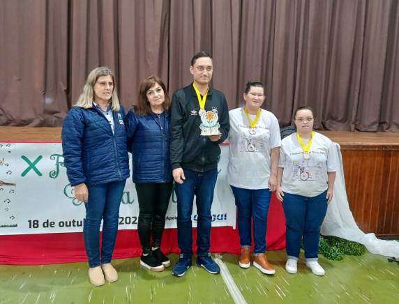 Apae de Três de Maio conquista seis premiações no X Festival Regional Nossa Arte - foto 3