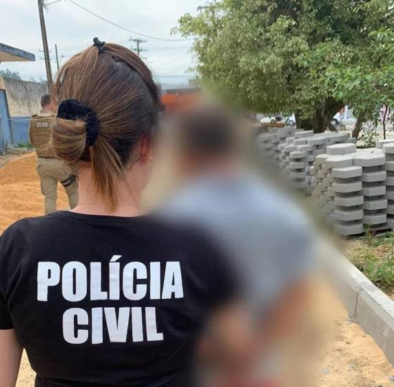 Ele foi condenado em 2022 por homicídio e era considerado foragido. Durante a investigação, homem relatou que se irritou com o choro da criança.
