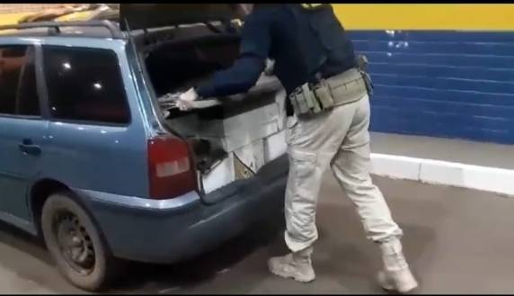 A carga de vinho de procedência argentina, totalizou aproximadamente 338 garrafas.