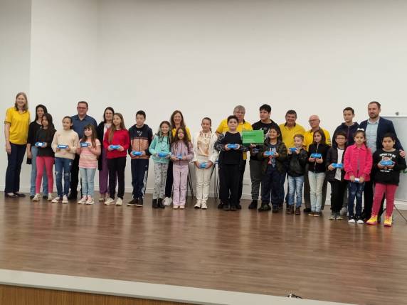 Campanha da Visão do Lions Clube entrega 42 óculos para alunos de escolas municipais de Três de Maio - foto 5