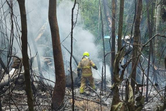 Aeronave saiu de Rio Branco com destino a Envira, no Amazonas, e caiu na manhã de domingo (29)
