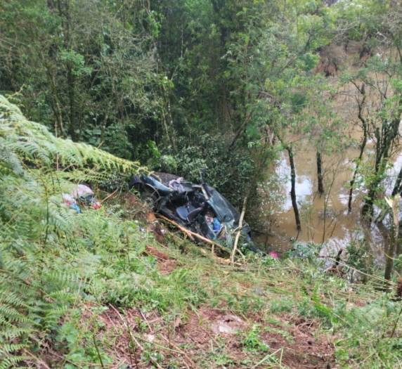Mulher de 40 anos não resistiu aos ferimentos e foi a óbito ainda no local