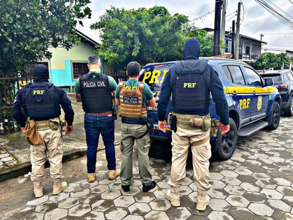 PRF participa de operação do GAECO contra quadrilha de estelionatários em SC e no PR - foto 2