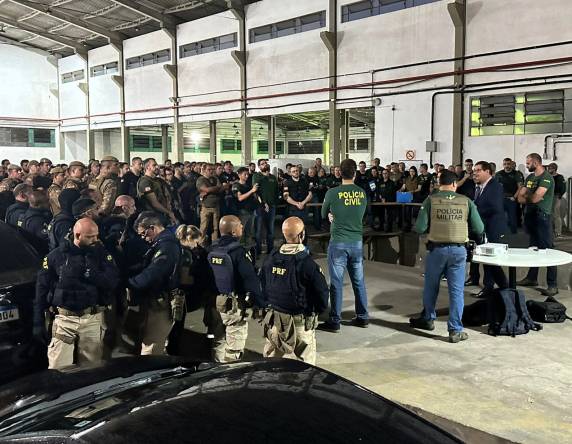 PRF participa de operação do GAECO contra quadrilha de estelionatários em SC e no PR - foto 7