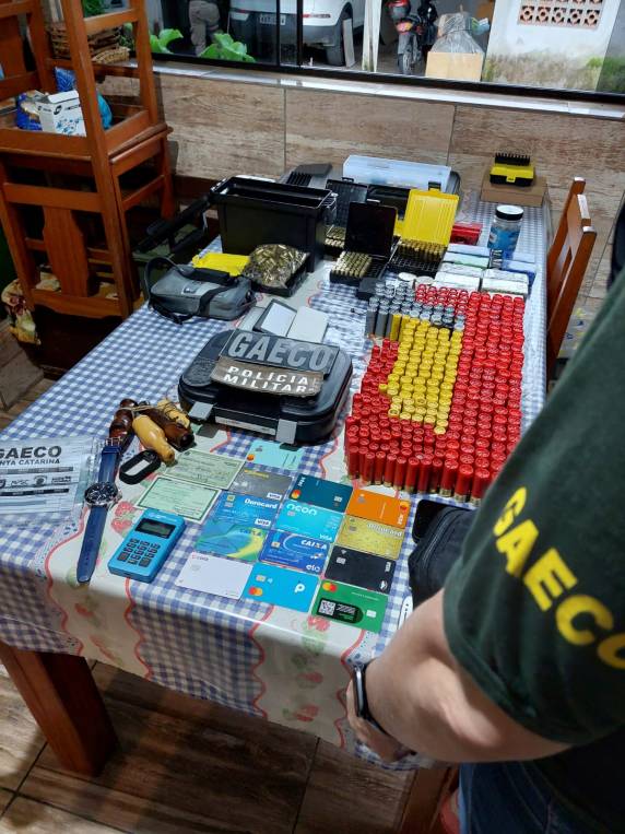 PRF participa de operação do GAECO contra quadrilha de estelionatários em SC e no PR - foto 5