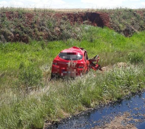 Condutor de um automóvel que colidiu com um caminhão, não resistiu aos ferimentos