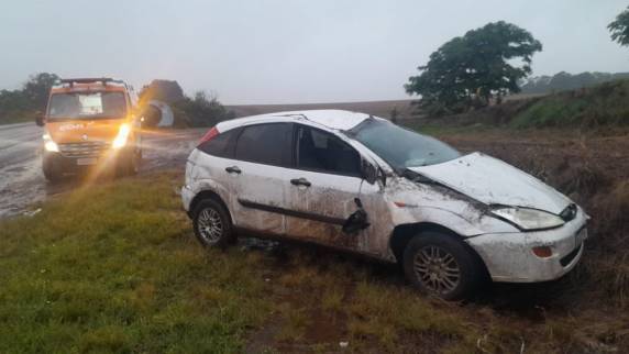 Segundo informações obtidas pela reportagem policial da Rádio Uirapuru, duas pessoas ocupavam o veículo Ford/Focus, branco, de Sananduva.