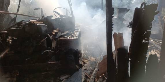 Incêndio destrói galpão no Centro de São Nicolau - foto 2