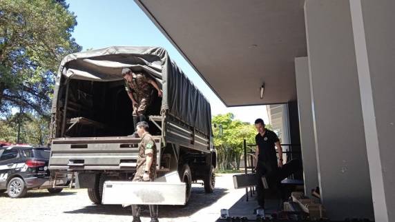 Especialistas da Brigada Militar e do Corpo de Bombeiros foram acionados para recolhimento do material explosivo; local foi liberado por volta das 17h30min