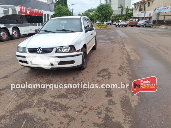 Mulher fica ferida em acidente entre carro e moto no Centro de Três de Maio - foto 3