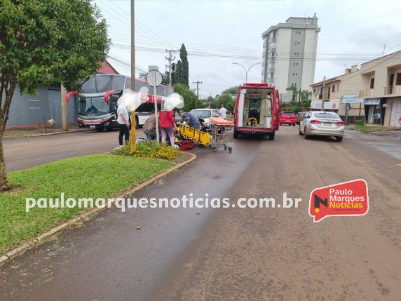 Veículos colidiram na esquina da Av. Santa Rosa com a rua Bruno Dockhorn