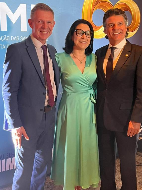 A Diretora Geral do Hospital Vida e Saúde e vice-presidente da Federação das Santas Casas e Hospitais Filantrópicos do RS, Vanderli de Barros, participou do evento
