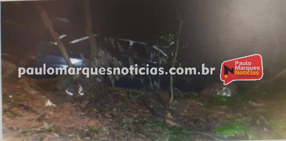 O acidente aconteceu na madrugada desta quarta-feira na localidade de Pessegueirinho