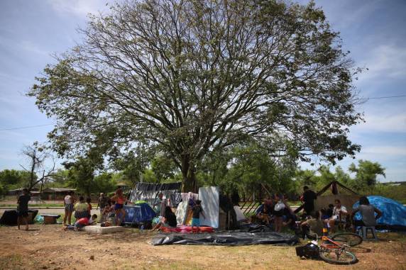 Mais de 600 pessoas são retiradas de casa na Região das Ilhas; enchente supera a de setembro - foto 6