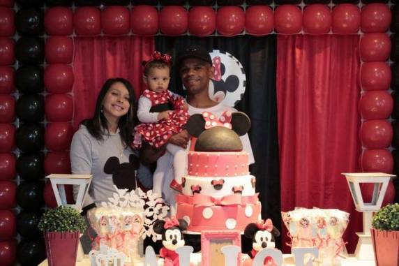 Sessão deveria ter ocorrido no fim de setembro, mas foi adiada por falta de jurados; família foi assassinada a tiros há cinco anos