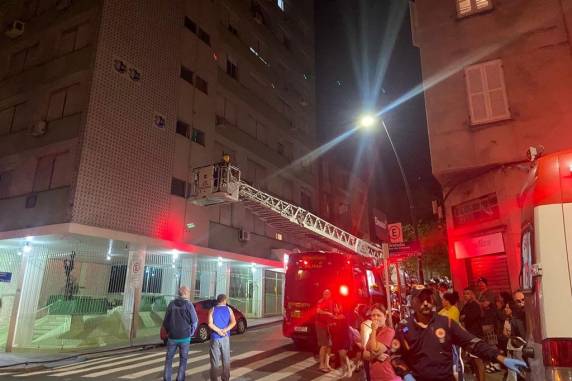 Bombeiros foram acionados por volta da 1h30min
