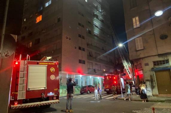 Bombeiros foram acionados por volta da 1h30min