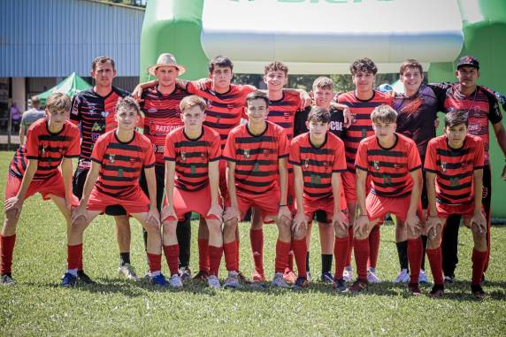 A 2ª Taça Sicredi finaliza com muita integração entre as Escolinhas de Futebol - foto 3