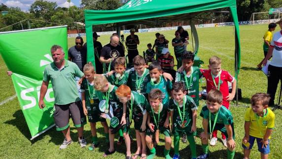 A 2ª Taça Sicredi finaliza com muita integração entre as Escolinhas de Futebol - foto 4