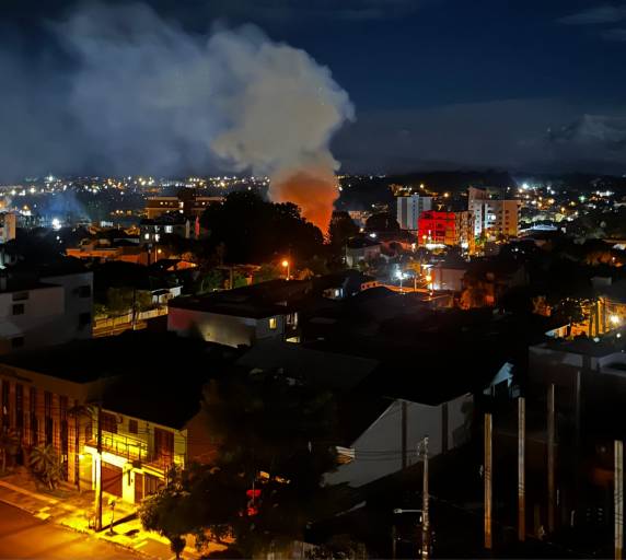 O sinistro ocorreu no início da madrugada desta quarta-feira
