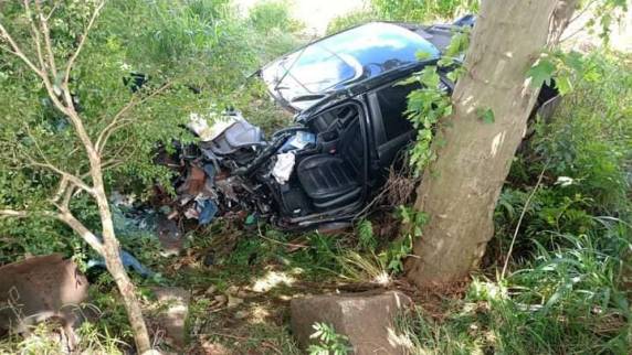 O fato envolveu um veículo Ford Focus, que trafegava no sentido Cândido Godói / São Paulo das Missões, saiu da pista e se acidentou.