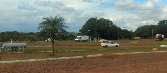 O piloto da moto foi socorrido por uma equipe da Secretaria da Saúde