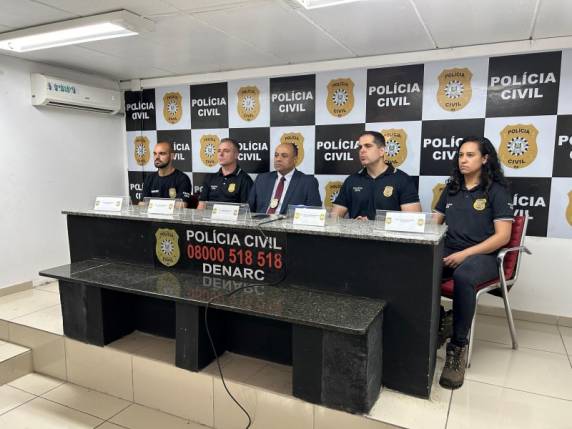 Dez mandados de busca foram cumpridos no interior de três casas prisionais, sendo uma delas de alta segurança.