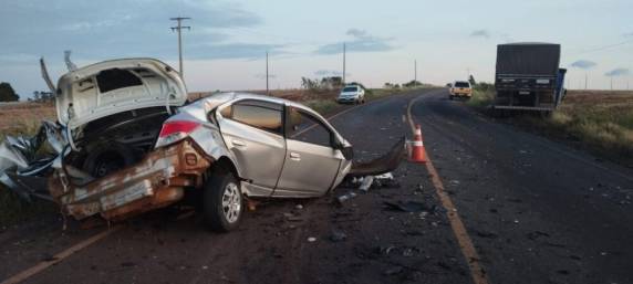 Jovem morre em colisão entre carro e carreta na RS-168 em Bossoroca - foto 3