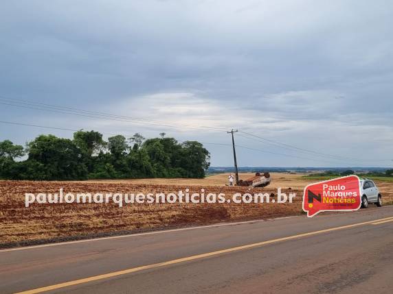 Jovem fica ferido após capotar veículo na RS-342 em Três de Maio - foto 3