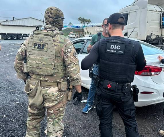 Operação Purgatio - PRF participa de ação contra organização criminosa no litoral norte de SC - foto 4