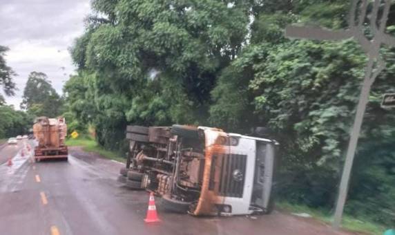 O acidente aconteceu na BR-285