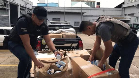 Polícia prende suspeitos e apreende pistolas, submetralhadora e fuzis em operação - foto 5