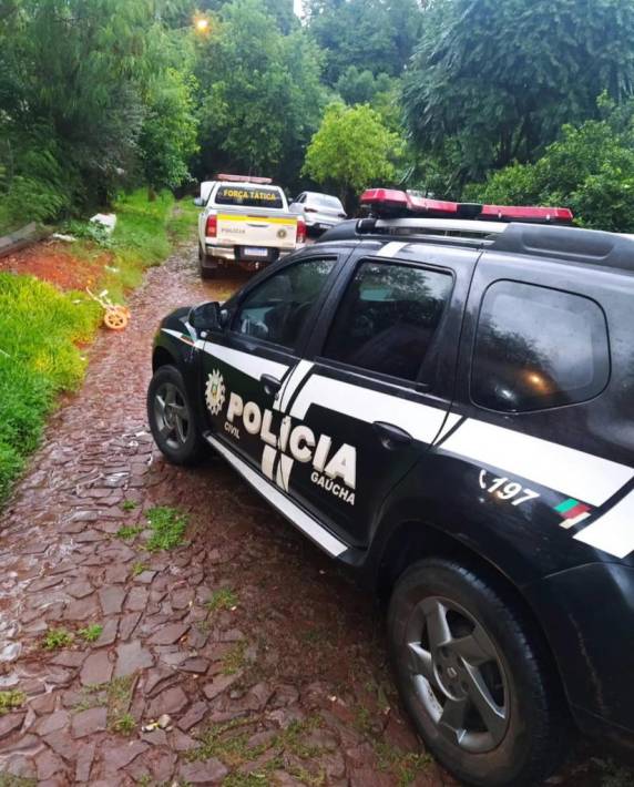 A operação contou com a equipe de policiais civis da Delegacia de Guarani das Missões, em ação conjunta com a Brigada Militar e outras delegacias da 13ª região policial, com um efetivo de mais de 50 policiais civis e militares e 17 viaturas.